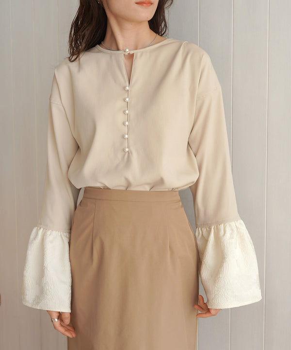 SLEEVE FLARE JACQUARD BLOUSE