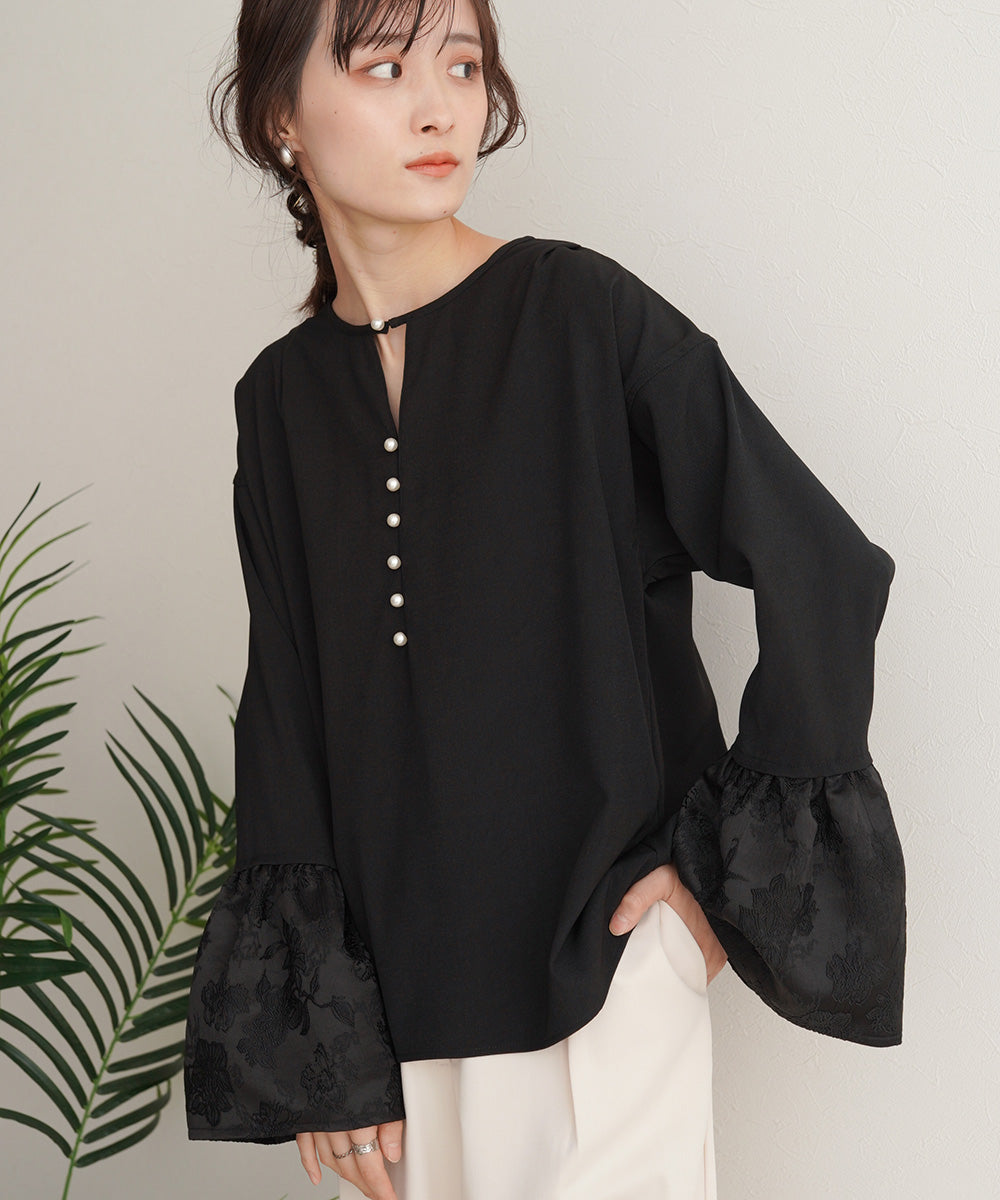 SLEEVE FLARE JACQUARD BLOUSE