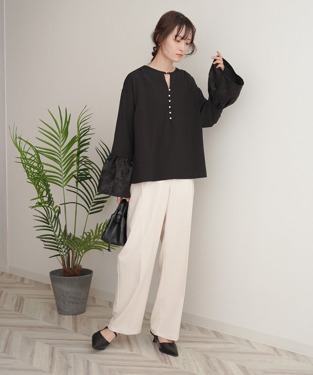 SLEEVE FLARE JACQUARD BLOUSE