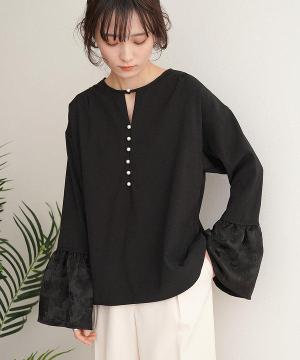 SLEEVE FLARE JACQUARD BLOUSE
