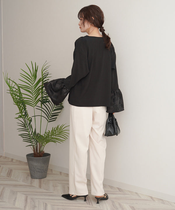 SLEEVE FLARE JACQUARD BLOUSE