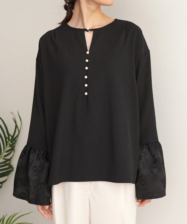 SLEEVE FLARE JACQUARD BLOUSE