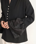 SLEEVE FLARE JACQUARD BLOUSE