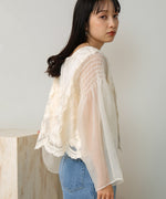 LACE SCALLOPED BLOUSE