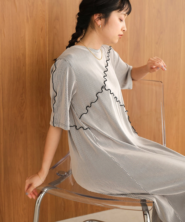 mellow switching striped pleated onepiece