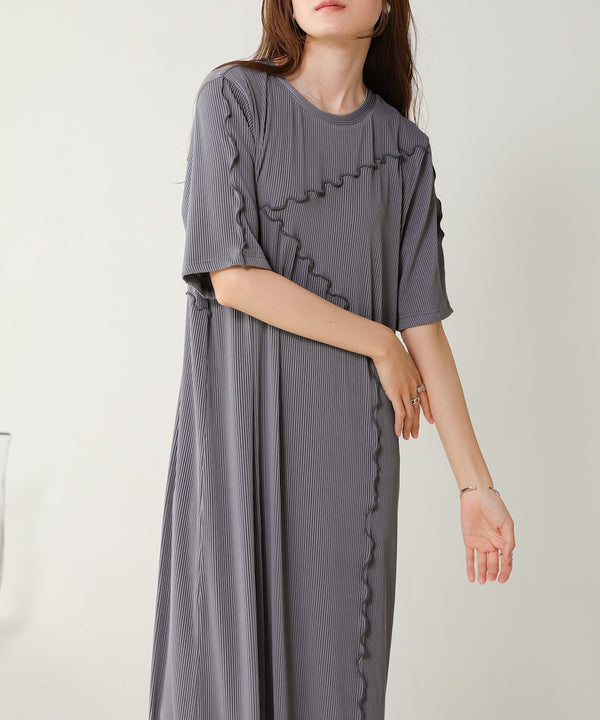 mellow switching striped pleated onepiece