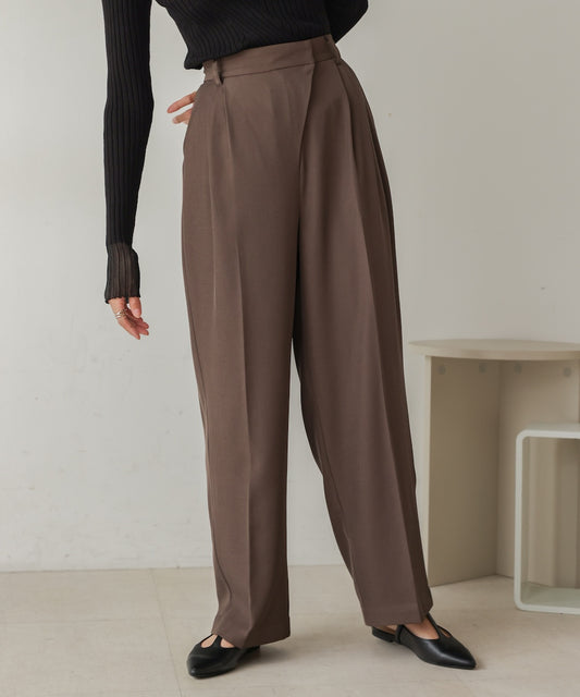 wrap style tuck slacks