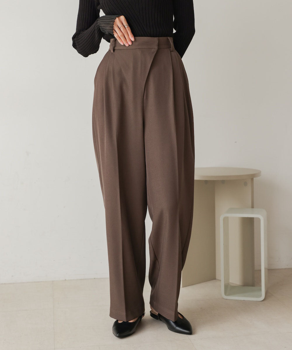 wrap style tuck slacks