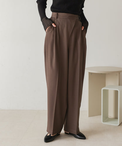 wrap style tuck slacks