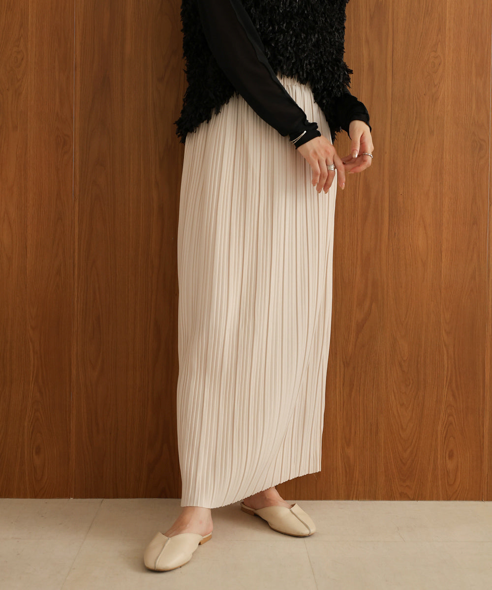 random pleated skirt