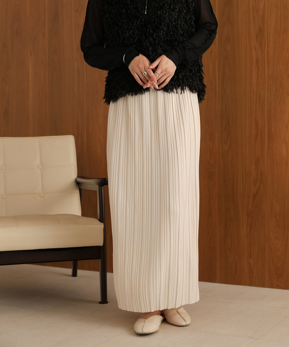 random pleated skirt