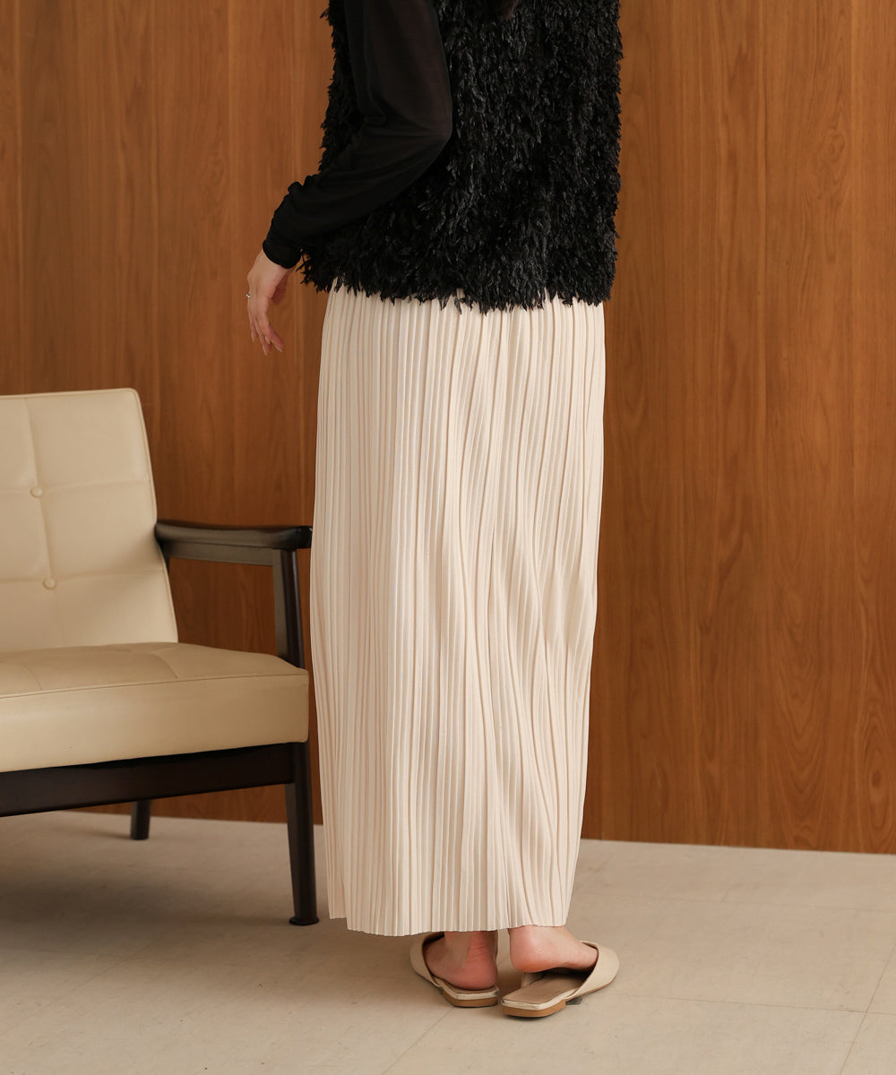 random pleated skirt