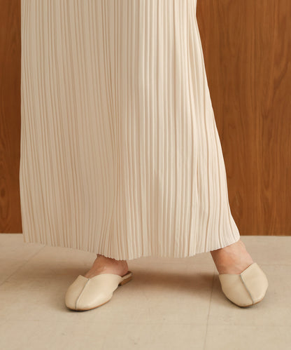 random pleated skirt