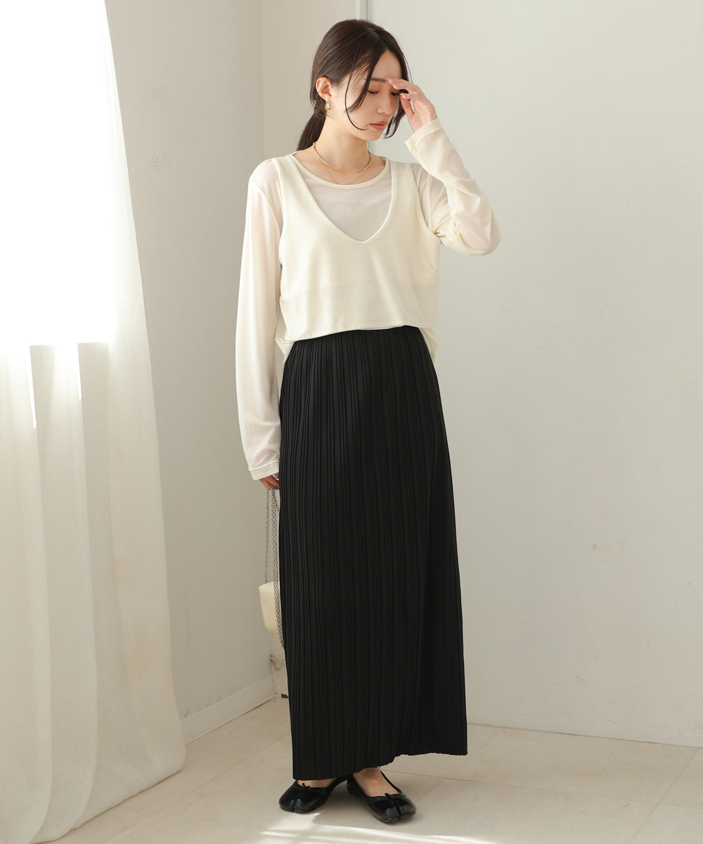 random pleated skirt