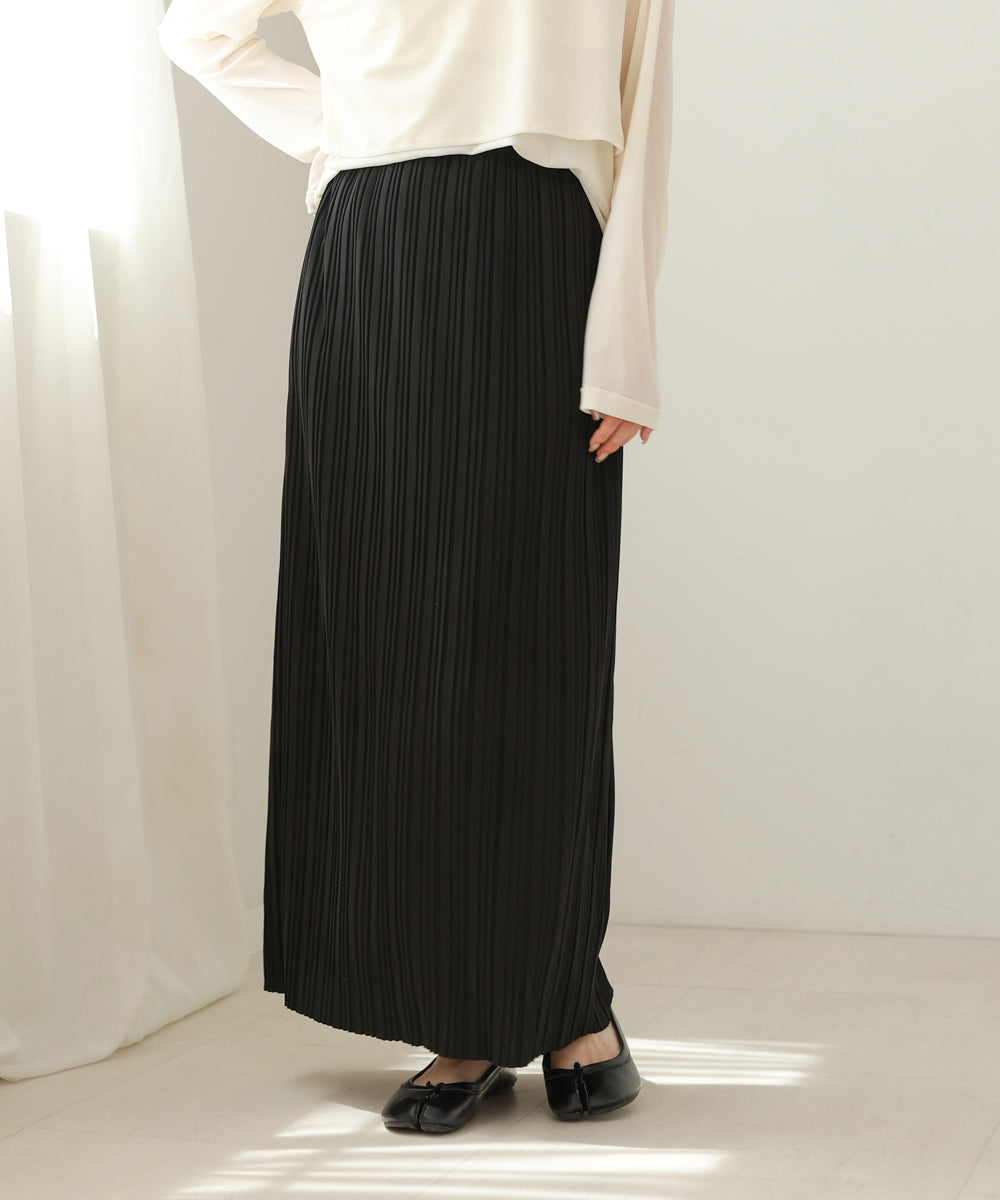 random pleated skirt