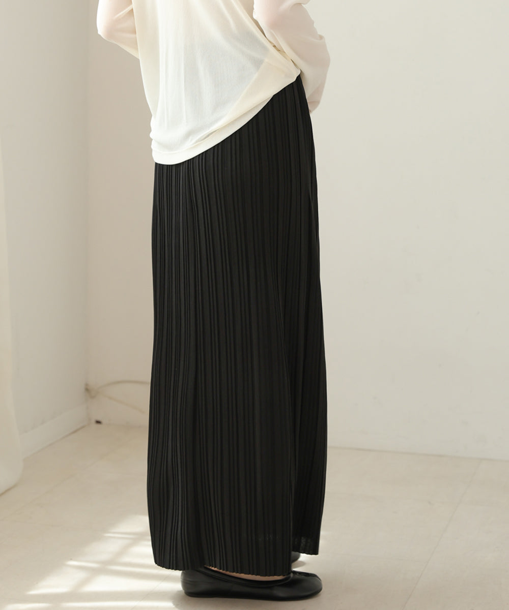 random pleated skirt