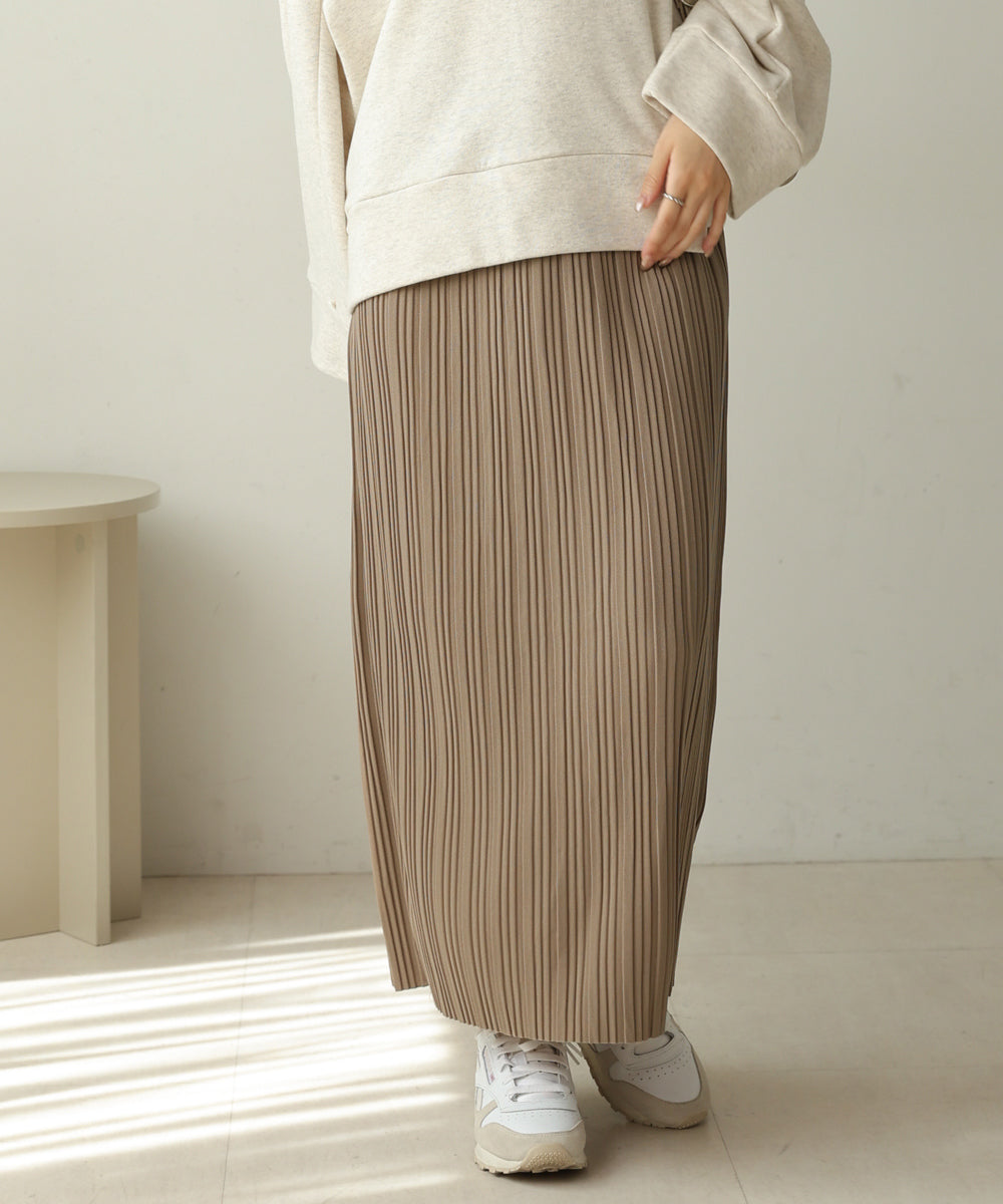 random pleated skirt