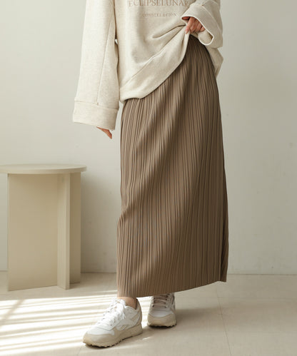 random pleated skirt