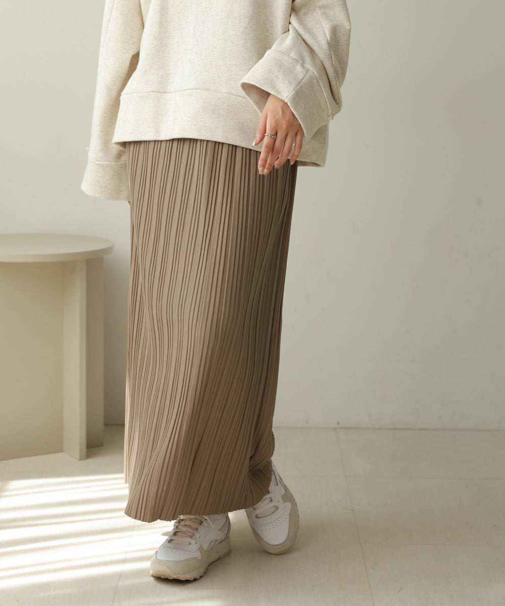 random pleated skirt