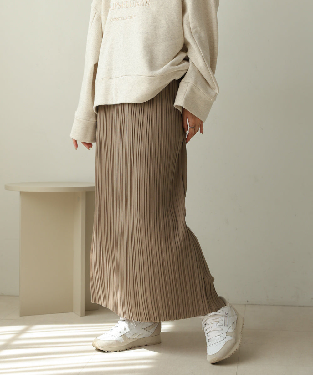 random pleated skirt