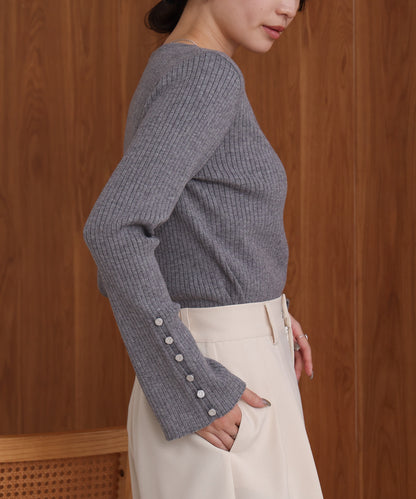 flared sleeve ribbed knit with buttoned sleeves