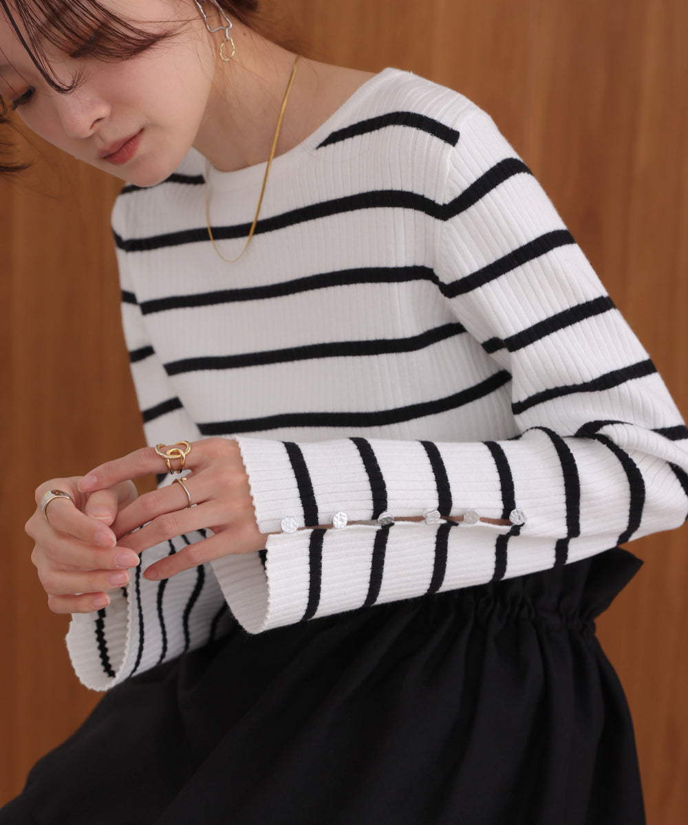 flared sleeve ribbed knit with buttoned sleeves