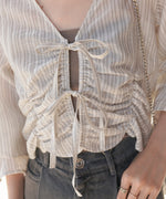 ギャザーキャンディースリーブブラウス