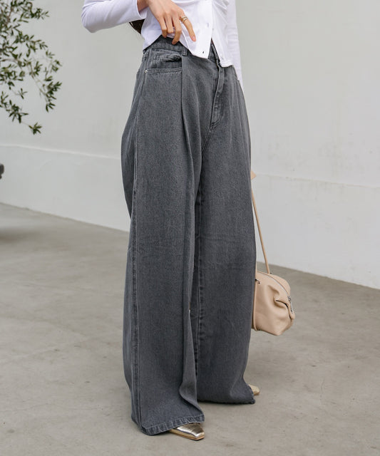【S・M・Lサイズ展開】タック入りデニムパンツ