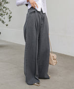 【S・M・Lサイズ展開】タック入りデニムパンツ