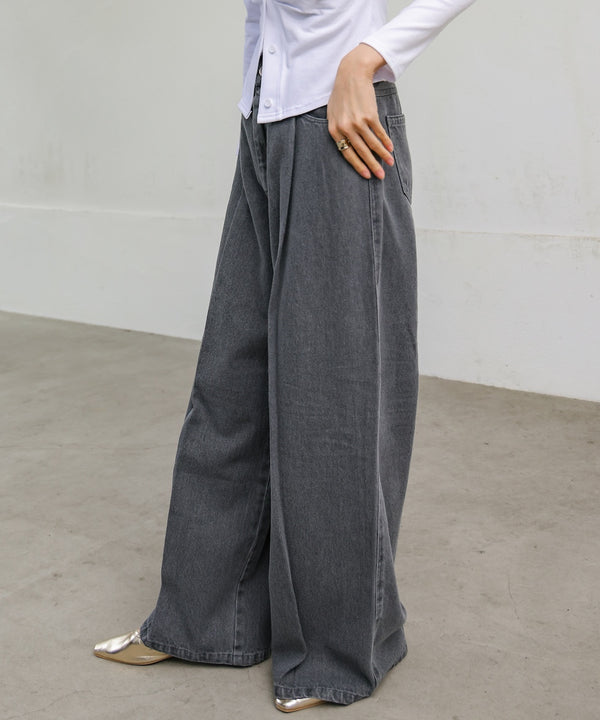 【S・M・Lサイズ展開】タック入りデニムパンツ