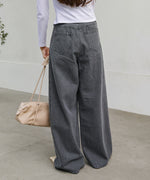 【S・M・Lサイズ展開】タック入りデニムパンツ