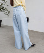 【S・M・Lサイズ展開】タック入りデニムパンツ