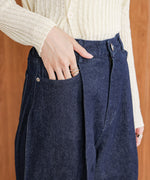 【S・M・Lサイズ展開】タック入りデニムパンツ