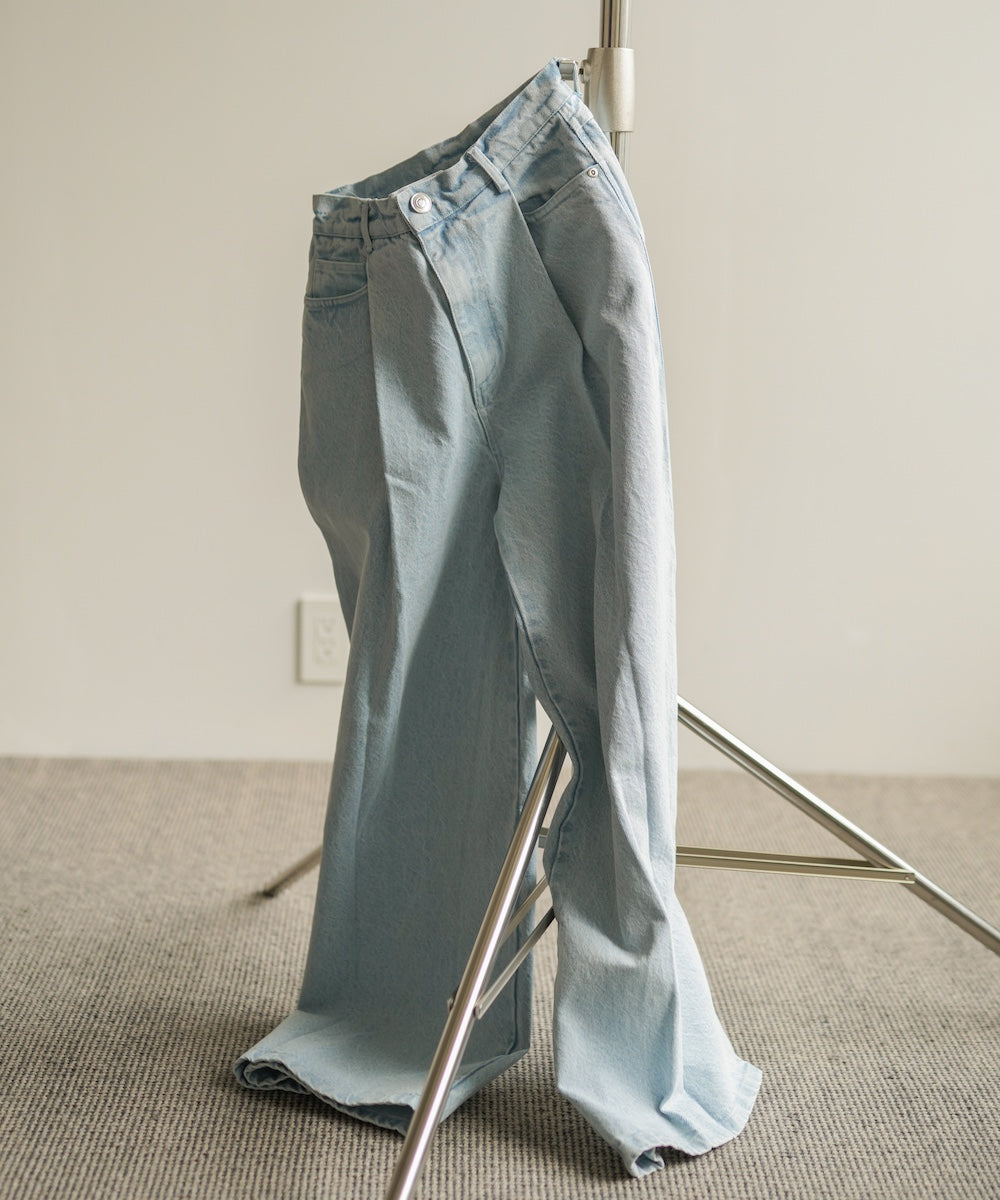 【S・M・Lサイズ展開】タック入りデニムパンツ