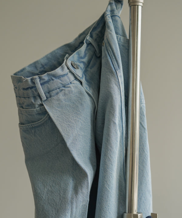 【S・M・Lサイズ展開】タック入りデニムパンツ