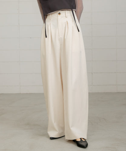 front tuck wide pants