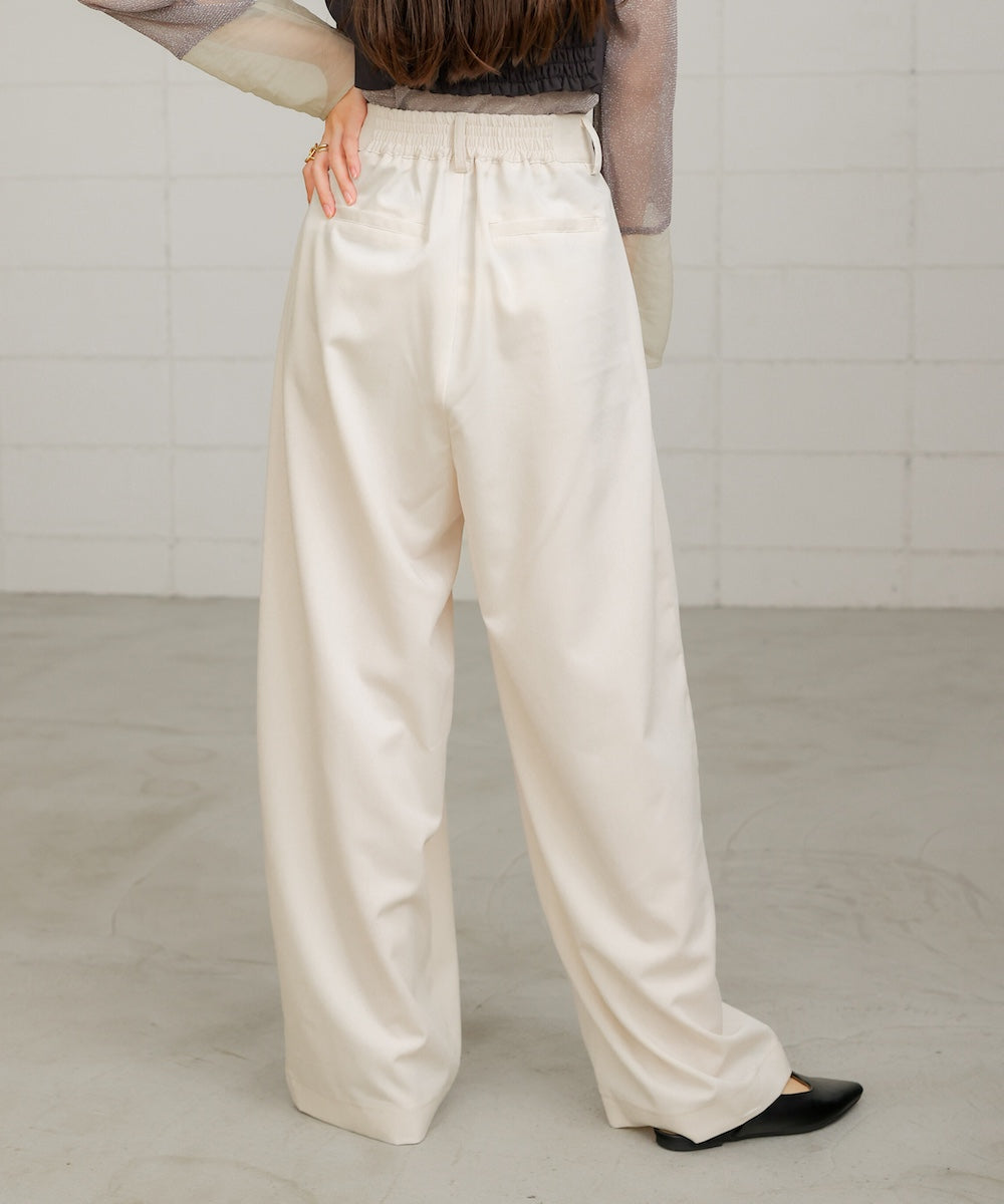 front tuck wide pants