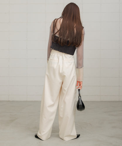 front tuck wide pants