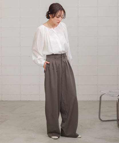 front tuck wide pants