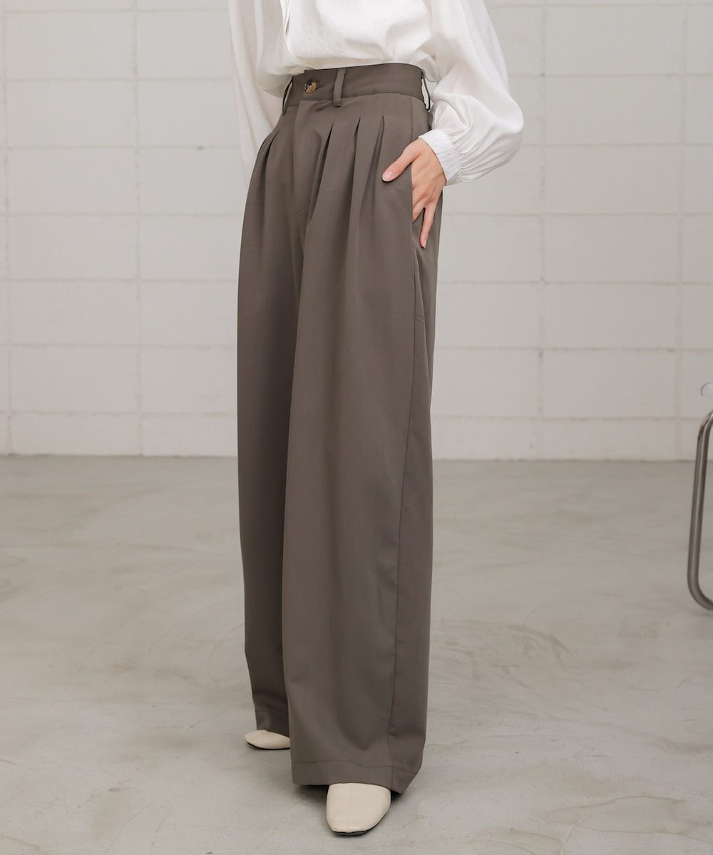 front tuck wide pants