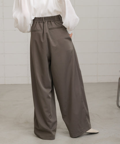 front tuck wide pants