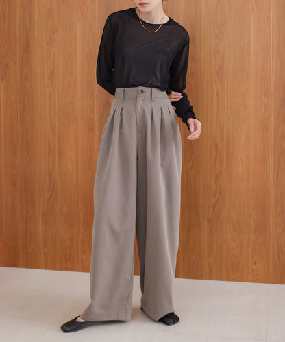 front tuck wide pants