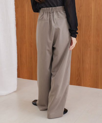 front tuck wide pants