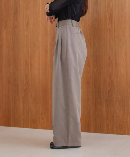 front tuck wide pants