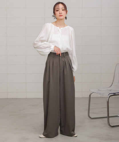 front tuck wide pants