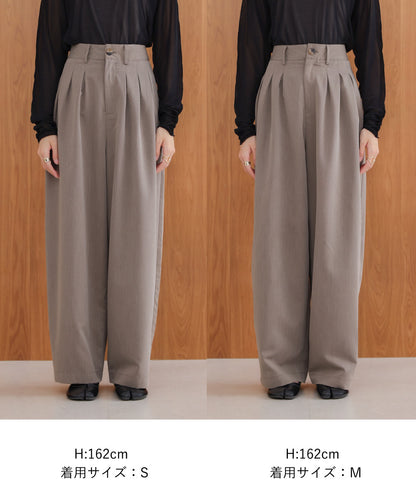 front tuck wide pants