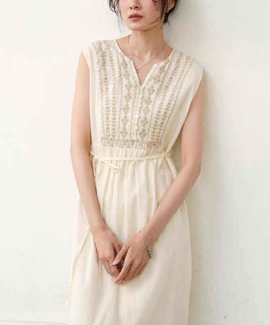 【S・Mサイズ展開】パネル刺繍ノースリワンピース