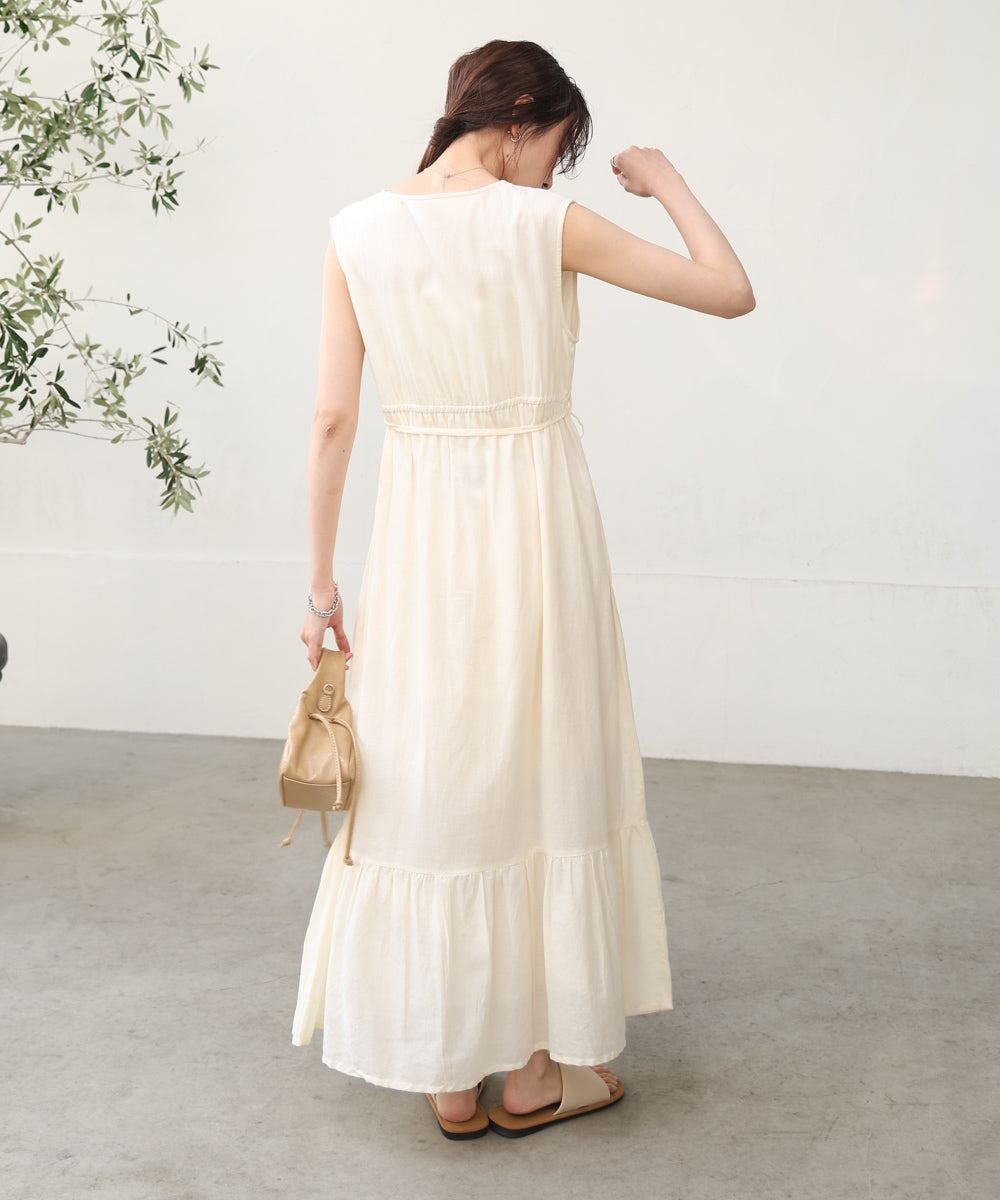 【S・Mサイズ展開】パネル刺繍ノースリワンピース