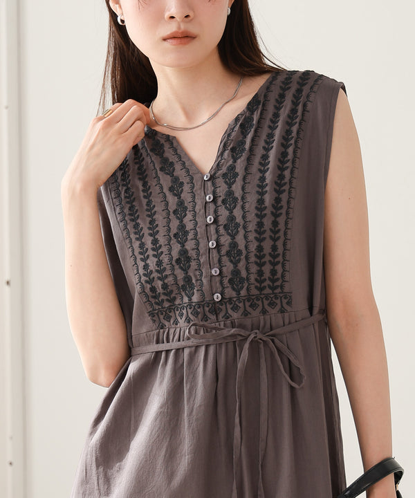 【S・Mサイズ展開】パネル刺繍ノースリワンピース