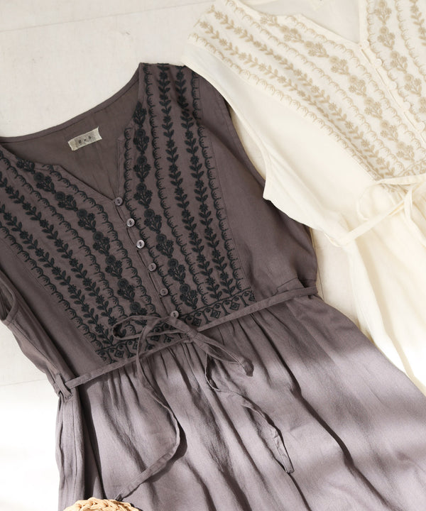 【S・Mサイズ展開】パネル刺繍ノースリワンピース